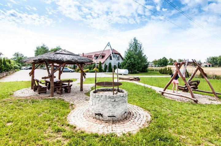 Pod Wierzba Hotel Uniejow Esterno foto