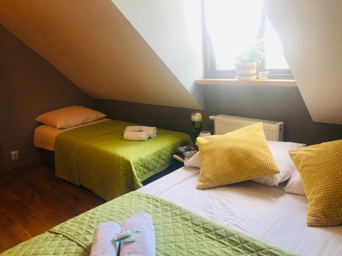 Pod Wierzba Hotel Uniejow Esterno foto